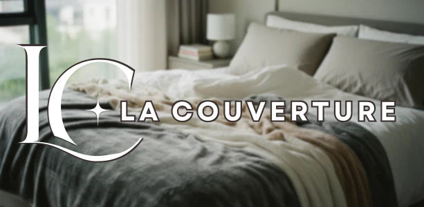 couverture adulte lit chambre moderne épurée lumière naturelle matin