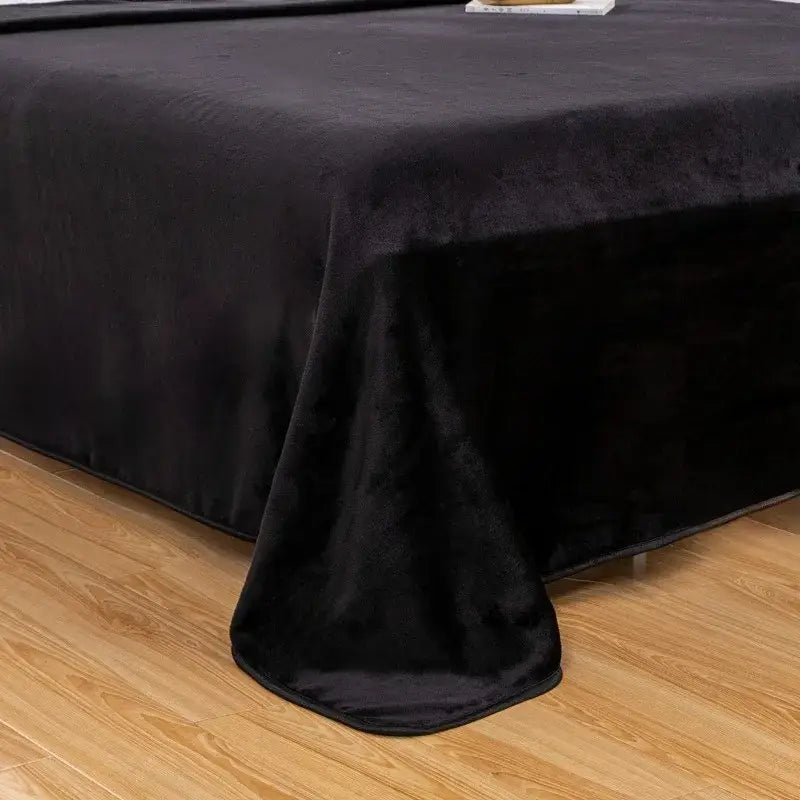 250GSM Black Flannel Blanket Soft Plush Fleece Throw Warm Cozy Bed Cover for Sofa Bedroom All Season Blanket Queen King